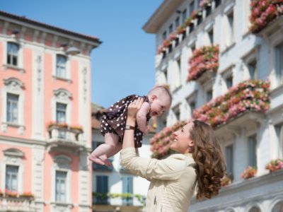 Del capazo a la silla de paseo, ¿qué cambios vive nuestro bebé? 