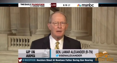 Para Lamar Alexander, senador de EEUU, los videojuegos son un problema mayor que las armas