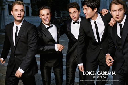 Dolce & Gabbana se lleva a los millennials de paseo por Venecia para su campaña de primavera