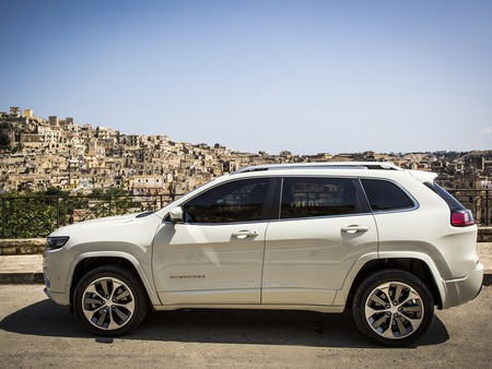 New Jeep Cherokee Overland 28