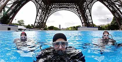 Bucear al pie de la Torre Eiffel