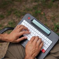 Nossa capacidade de concentração está tão fragmentada que surgiu uma indústria em plena expansão: a dos teclados "livres de distrações" 