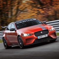 El Jaguar XE Project 8 de 600 CV se convierte en el nuevo Ring Taxi de Jaguar en Nürburgring