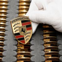 Porsche dio marcha atrás con el coche eléctrico y está haciendo sudar la gota gorda a Volkswagen: la casa madre ya ha perdido 5.000 millones