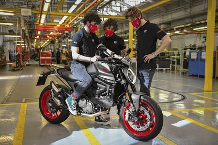 La nueva Ducati Monster no sólo será más ligera, también más barata que antes: desde 11.590 euros