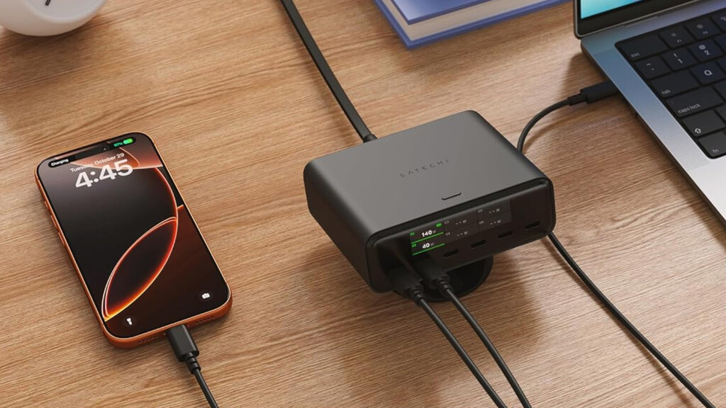 Se acabó el lío de cables con el cargador Satechi para centros de trabajo: hasta 240W para cargar iPhone, MacBook y más dispositivos