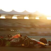 Max Verstappen lidera el último viernes de F1 en Abu Dabi pero Ferrari y Mercedes prometen dar guerra