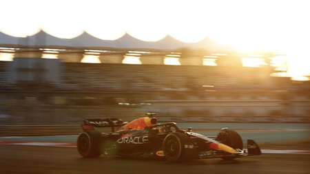Max Verstappen lidera el último viernes de F1 en Abu Dabi pero Ferrari y Mercedes prometen dar guerra
