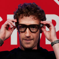 El éxito inesperado de las nuevas Ray-Ban de Meta le han enseñado una lección a Mark Zuckerberg