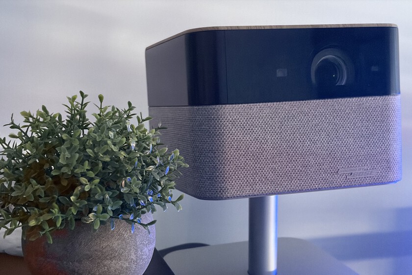 Hasta ahora, usar un proyecto para ver cine y jugar a videojuegos era caro y difícil. Lo nuevo de Epson me ha mostrado un futuro esperanzador