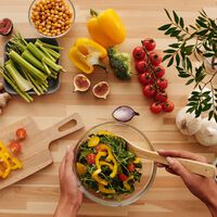 Llenar el plato de alimentos con los colores del arcoíris: el truco de Harvard para protegernos de enfermedades. El secreto está en los fitonutrientes