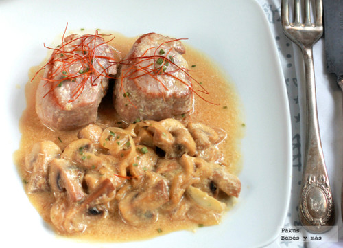 Solomillo de cerdo con salsa de champiñones. Receta para después de la playa o la piscina
