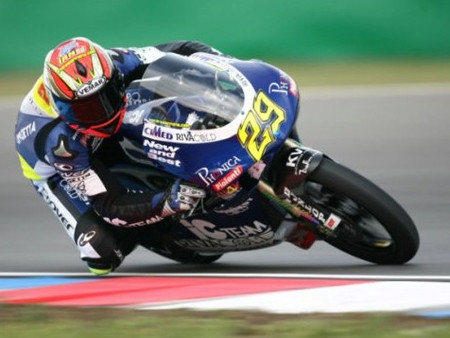 Pole para Andrea Iannone en Malasia