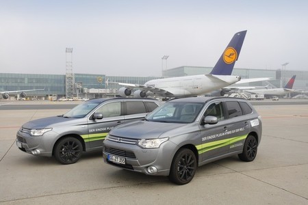 El Mitsubishi Outlander PHEV hace escala en el aeropuerto de Frankfurt