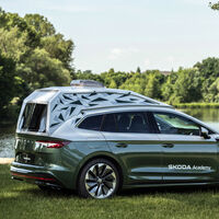 Por fuera es raro, pero por dentro este Skoda Enyaq reconvertido en furgoneta camper tiene absolutamente de todo
