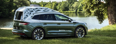 Por fuera es raro, pero por dentro este Skoda Enyaq reconvertido en furgoneta camper tiene absolutamente de todo