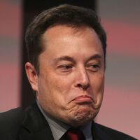 Tendrás que cambiar tu coche sin etiqueta porque no es ecológico, pero el avión de Elon Musk contamina como tú en 243 años