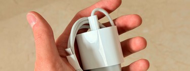 Todos hemos enrollado el cable del iPhone alrededor del cargador: este truco evita que los extremos se acaben rompiendo