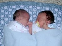 Madre e hija parieron el mismo día