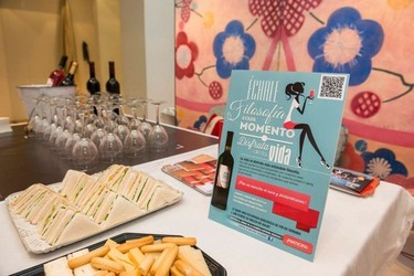 Moda y buen vino en la Fashion & Wine Experience en la boutique de Aspesi de Madrid