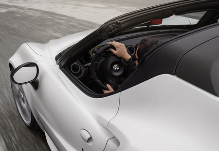 Alfa Romeo 4c Spider 2