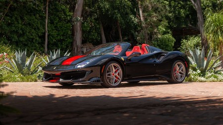 Este Ferrari 488 Pista Spyder logró duplicar su valor original en una subasta