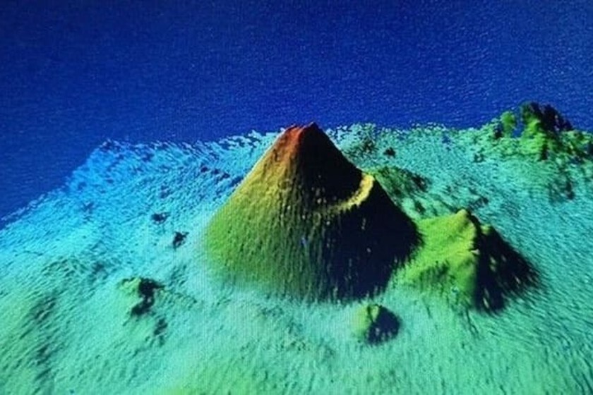 Entre Tenerife y Gran Canaria se esconde un volcán submarino llamado 'Enmedio'. El CSIC acaba de detectar actividad por primera vez
