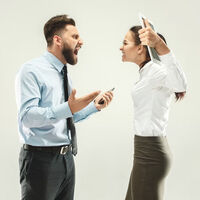 Cómo lidiar con personas tóxicas en el trabajo antes de hablar con Recursos Humanos 