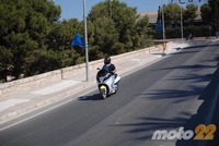 Vectrix VX-1, probamos la moto eléctrica 3/4