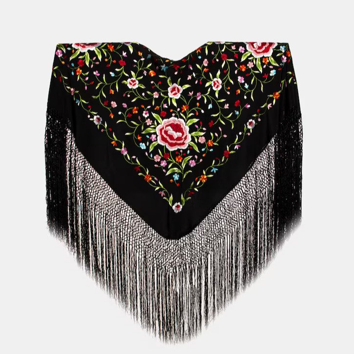 Nava
Mantón de manila de seda y flecado a mano