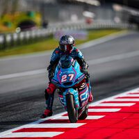 Dani Holgado gana su primera carrera de Moto2, Dani Muñoz se estrena en el podio y Manu González da un golpe al mundial 