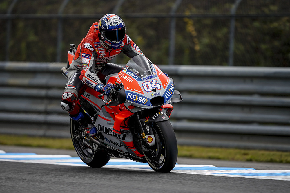 Andrea Dovizioso se adjudica la pole en Motegi para complicar el título de Marc Márquez