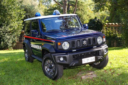 El Suzuki Jimny también patrullará calles y caminos como coche de policía de los Carabinieri