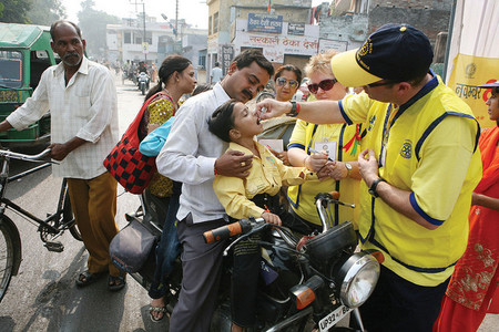 La polio en la India, a un paso de ser erradicada tras tres años sin un solo caso
