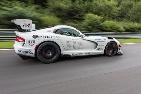 El Viper no se quiere despedir sin romper el récord del Nürburgring