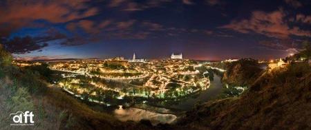 50 fotógrafos iluminando Toledo = impresionante panorámica nocturna
