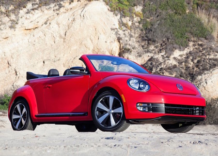 Volkswagen Beetle Convertible 2013 1024 01