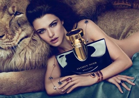 A Rachel Weisz con Bvlgari por encima, ningún león le toca ni un pelo