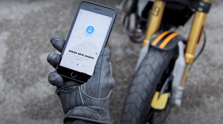 Este sistema antirrobo sin llave para el disco de freno de la moto se controla con el móvil y cuesta menos de 250 euros