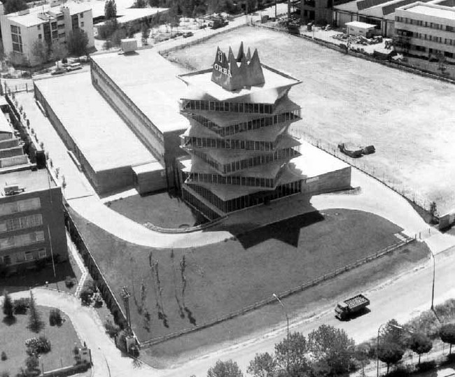 Edificio De Laboratorios Jorba La Pagoda
