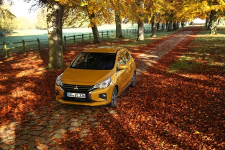 El nuevo Mitsubishi Space Star se moderniza pero sigue siendo un coche utilitario asequible, desde 10.650 euros