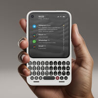 Alguien creó un celular para lo que originalmente fue creado: comunicarse. Y parece un BlackBerry 