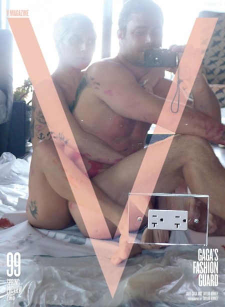 Lady Gaga y Taylor Kinney posan en pelota picada en V Magazine