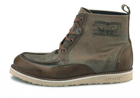 Levi's, zapatillas y complementos para la Primavera-Verano 2010