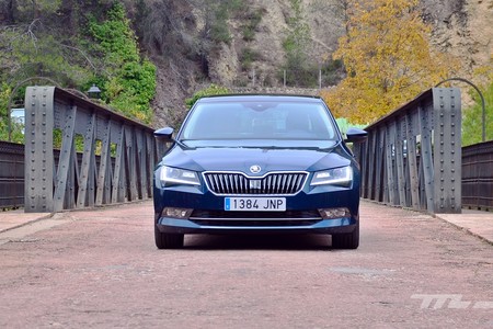 Skoda Superb 2 0 Tdi 150 L K 077