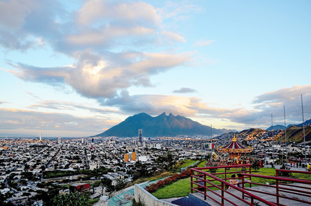 Monterrey es la ciudad que más ha reducido sus salidas en coche, según Waze