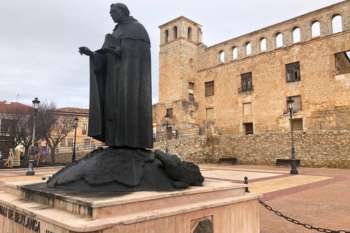 La Colegiata de Santa María del Mercado, en Berlanga de Duero (y el caimán)