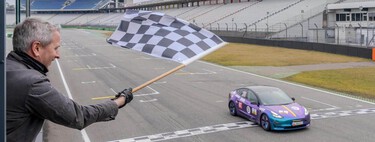 Una carrera de 24 horas distinta en Hockenheim: 28 equipos y coches eléctricos como Tesla Cybertruck, Porsche Taycan o BYD Seal compiten por la mejor estrategia 