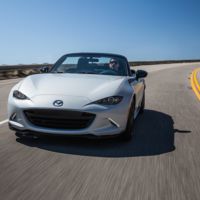¿Te gusta la idea de fibra de carbono para el MX-5? ¡A Mazda también!
