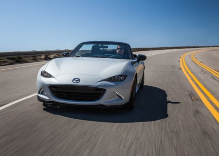 ¿Te gusta la idea de fibra de carbono para el MX-5? ¡A Mazda también!